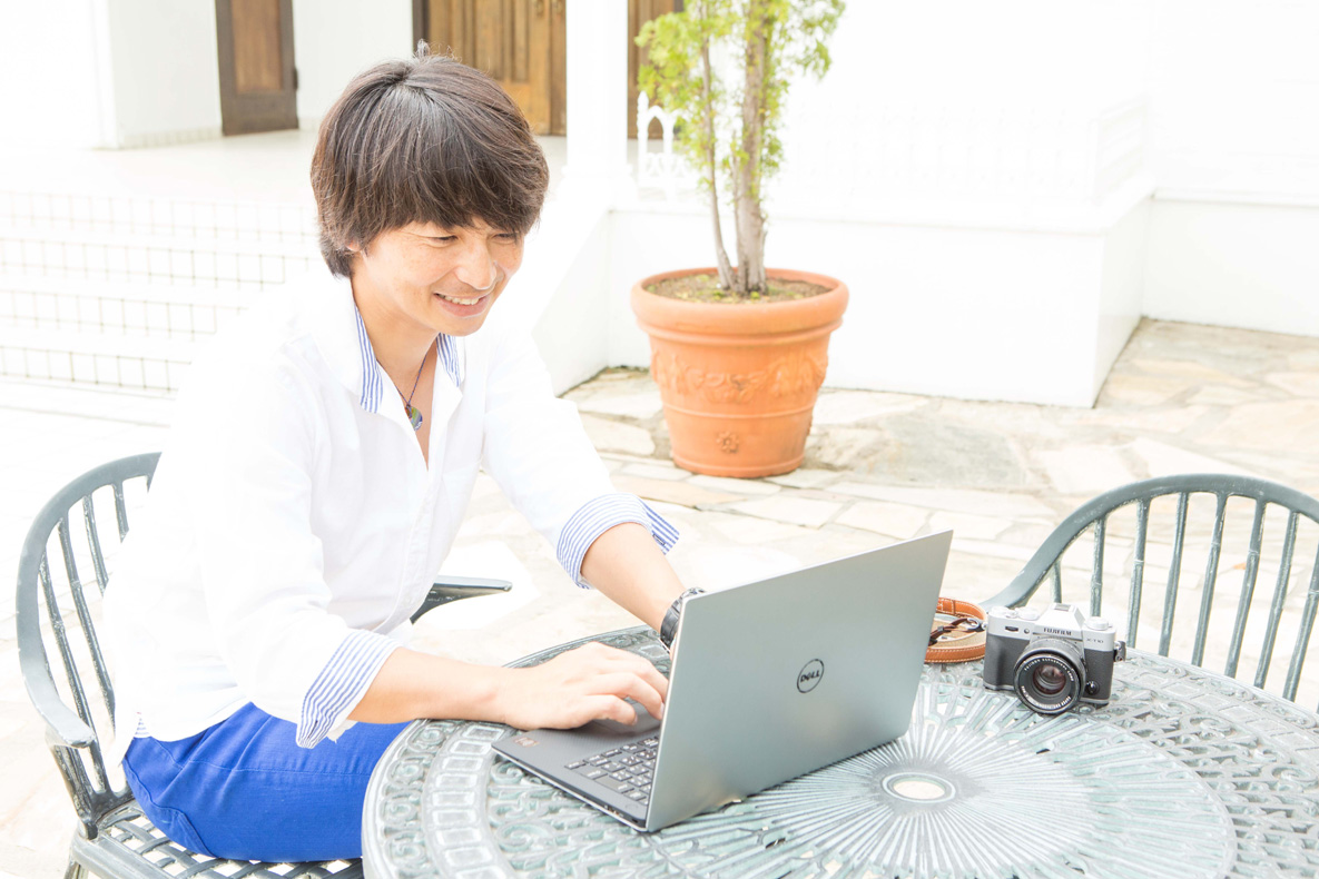 ノートブックPCとカメラをセットで持参している